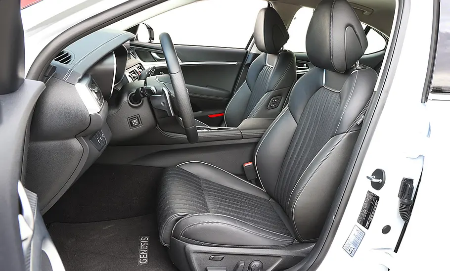 Genesis G70 2.0 T AWD