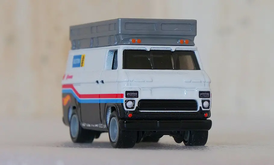 Rally Hauler von Hot Wheels Rally Hauler von Hot Wheels, schräg von vorne
