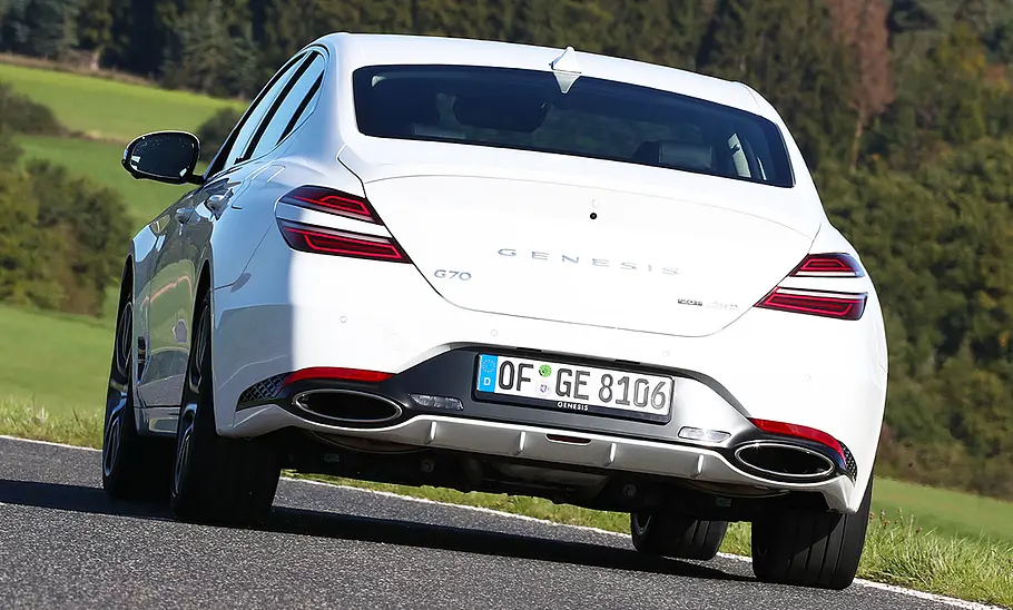 Genesis G70 2.0 T AWD