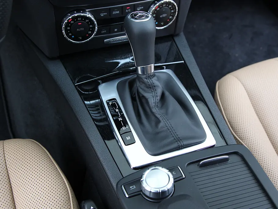 Mercedes C 350 CDI BlueEFFICIENCY T-Modell Schalthebel