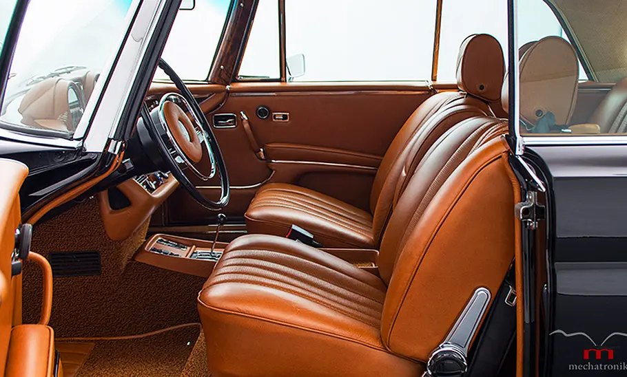 Mercedes W111 von Mechatronik