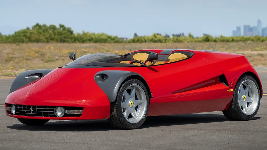 Ferrari Conciso Concept Ferrari Conciso Concept statisch von schräg vorne fotografiert.