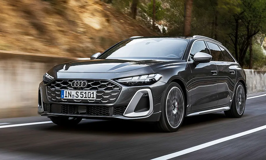 Audi S5 Sportback (2024); Außenansicht; fahrend; Kombi; Frontansicht