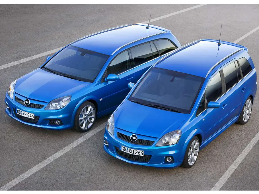 Opel Astra OPC Caravan (hinten) und Zafira OPC 2008 Opel Astra OPC Caravan