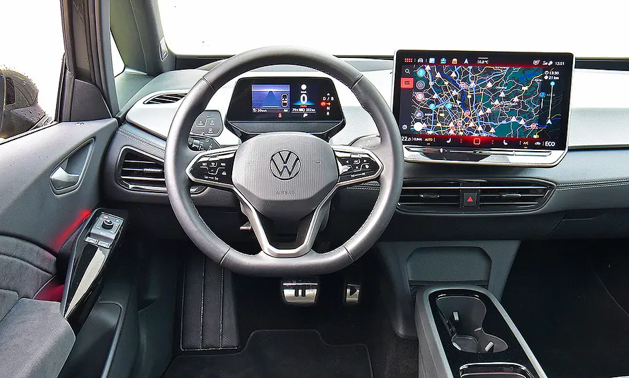 Blick auf die Armaturen im Innenraum des VW ID.3.