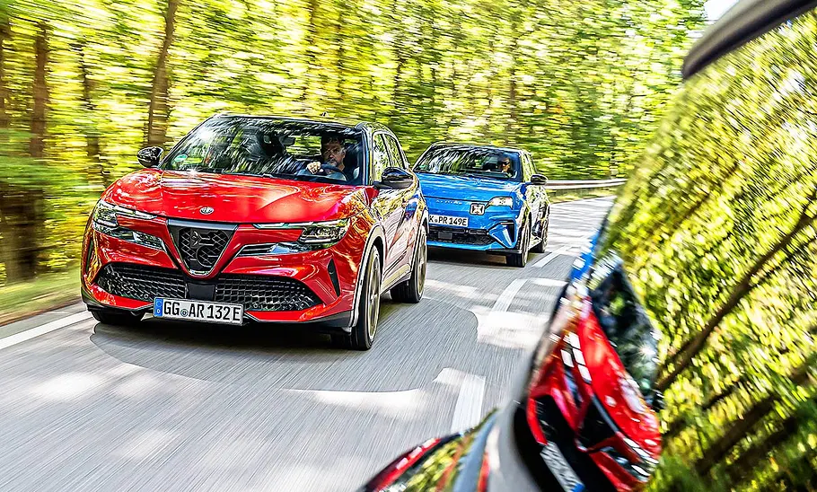 Alfa Romeo Junior Elettrica und Alpine A290 GT.