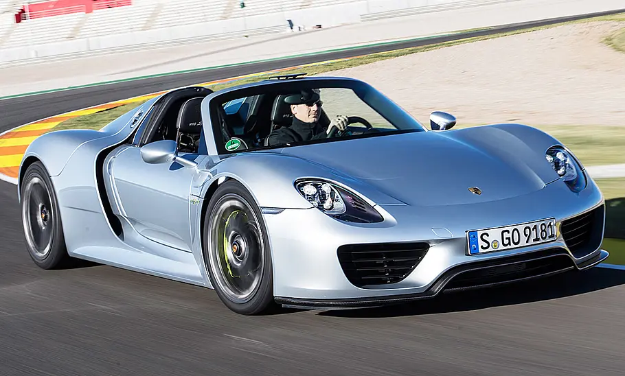 PORSCHE 918 SPYDER