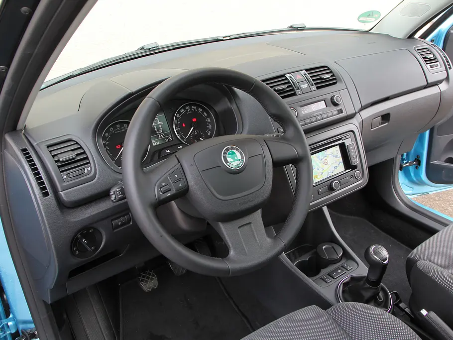 Vergleichstest Mini-Van Skoda Roomster 1.6 TDI Turbodiesel Vergleich Cockpit