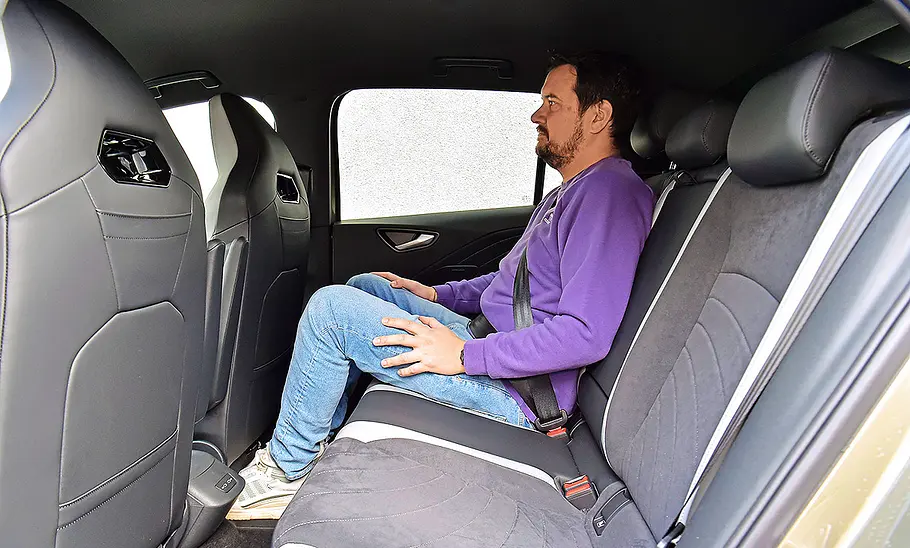 Blick auf die Rücksitze im Fond des VW ID.3.