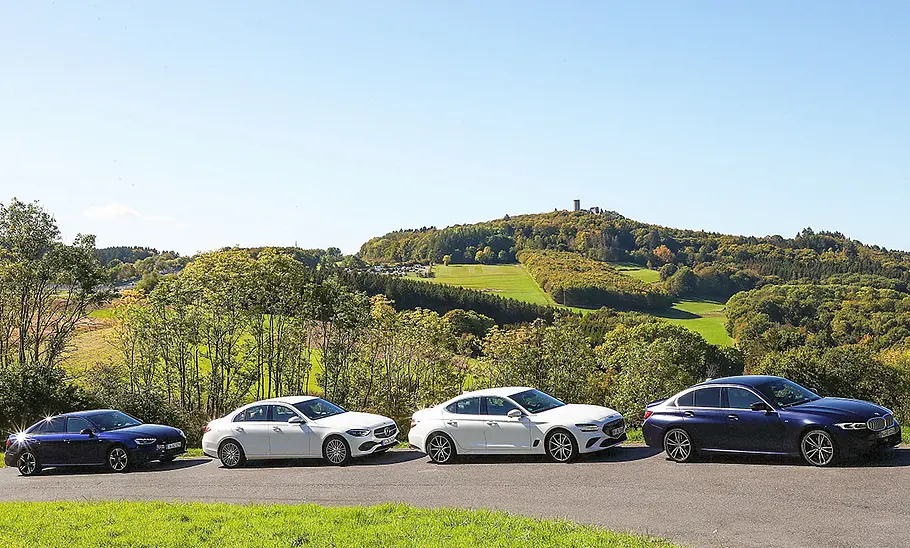 Audi A4 45 TFSI quattro/Mercedes C 300/Genesis G70 2.0 T AWD/BMW 330i