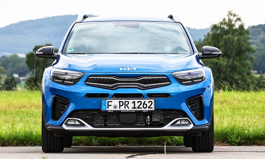 Kia Stonic; Außenansicht; stehend; Frontalsicht