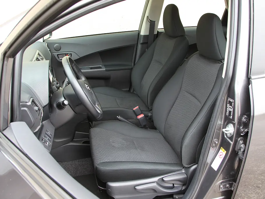Vergleichstest Mini-Van Toyota Verso-S 1.4 D-4D Turbodiesel Vergleich Innenraum