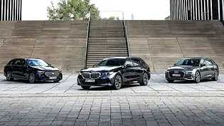 Mercedes E-Klasse T-Modell/BMW 5er Touring/Audi A6 Avant; stehende Autos; Gruppenbild; Kombis; Außenansicht; Frontansicht - Foto: Daniela Loof