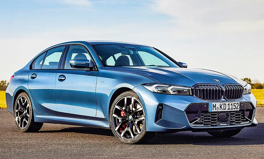 Der BMW G20 (seit 2019) statisch von schräg vorne fotografiert.