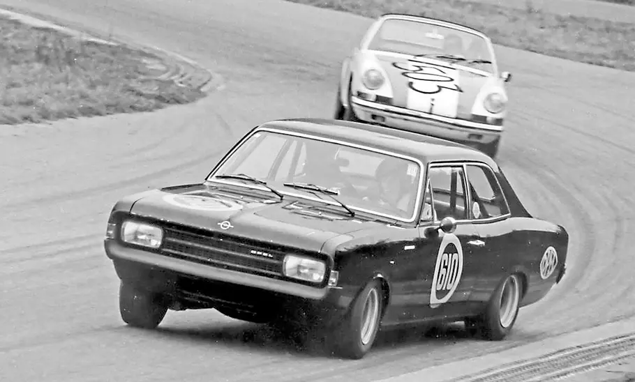 Opel Rekord C Schwarze Witwe