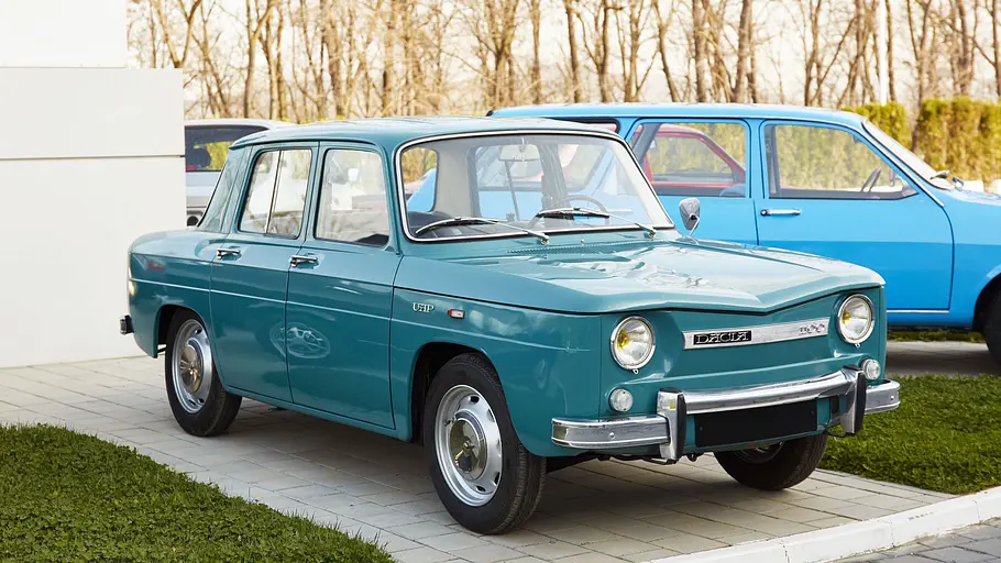 60 Jahre Dacia News Der Dacia 1100 statisch von schräg vorne rechts.