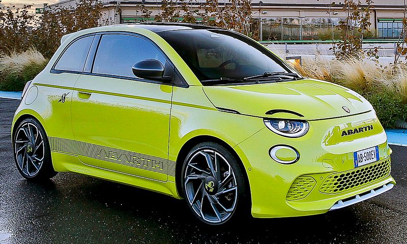 Als Abarth 500e wird die Kanonenkugel zum Kugelblitz