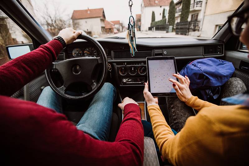 Die besten Tablethalterungen fürs Auto