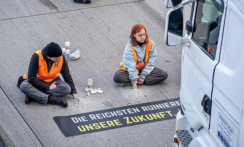 Fahrer geht gegen Aktivist:innen vor und wird verurteilt