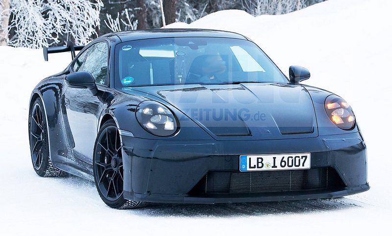 Kaum getarnter GTS Targa erwischt