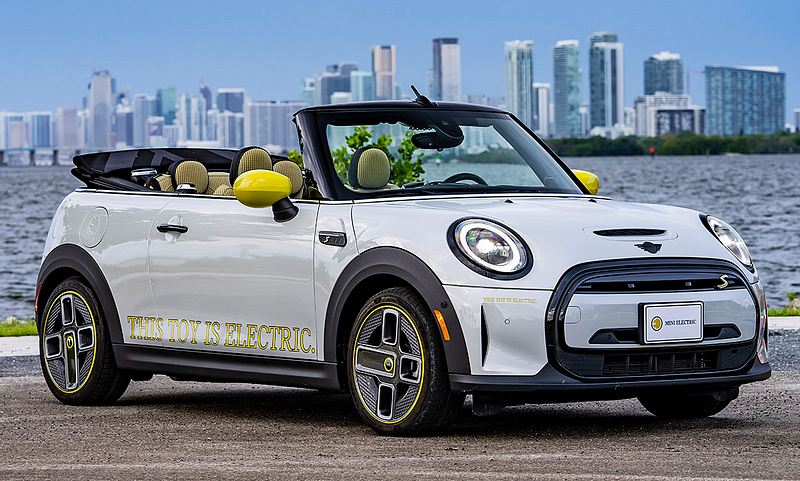 Minis einzigartiges Elektro-Cabrio