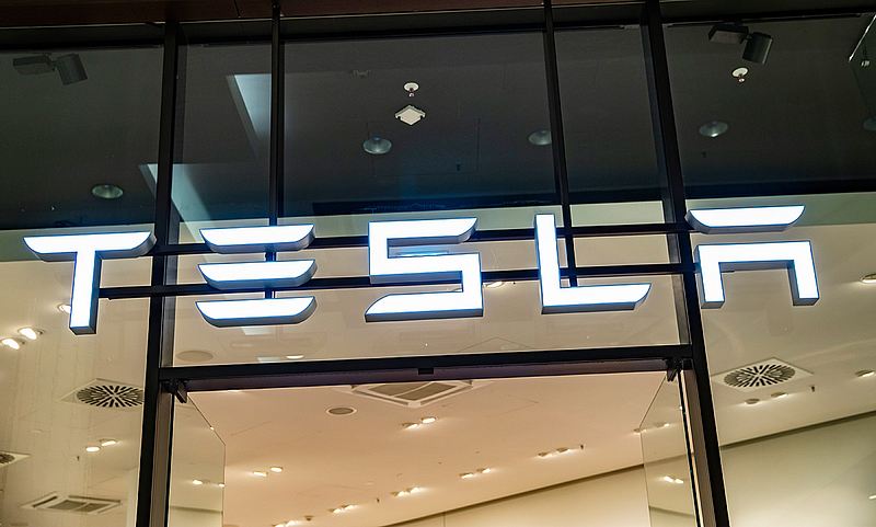 Tesla verdoppelt Gewinn beinahe