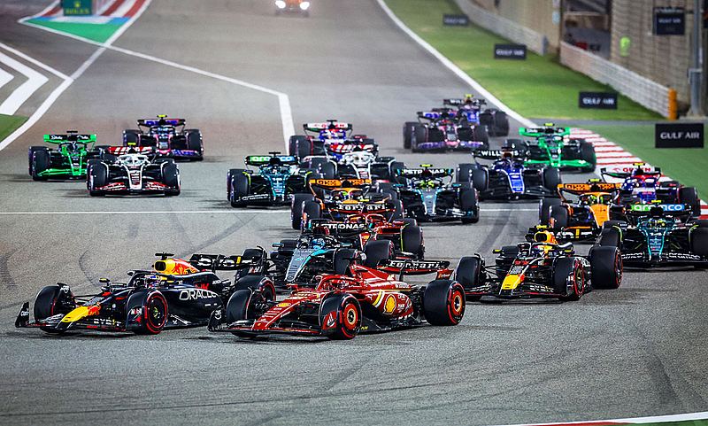 Verstappen mit Auftaktsieg