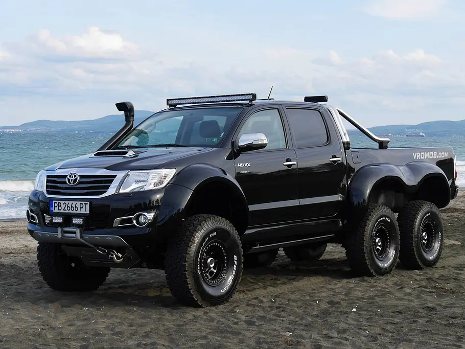 Toyota Hilux 6x6 Vromos