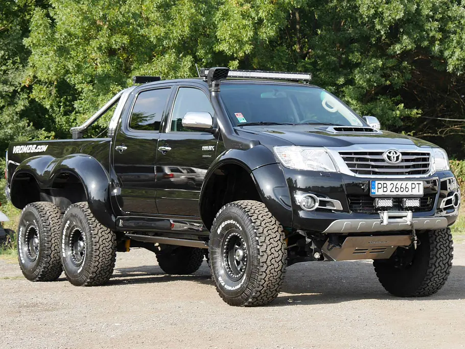 Toyota Hilux 6x6 Vromos