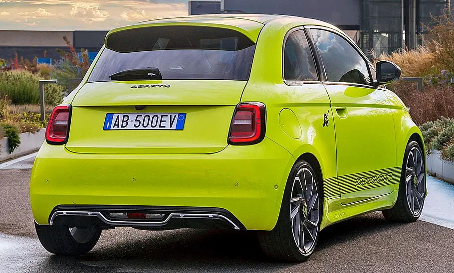 Abarth 500e (2022) Abarth 500e (2022)
