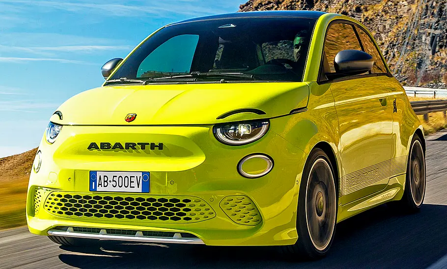 Abarth 500e (2022) Abarth 500e (2022)