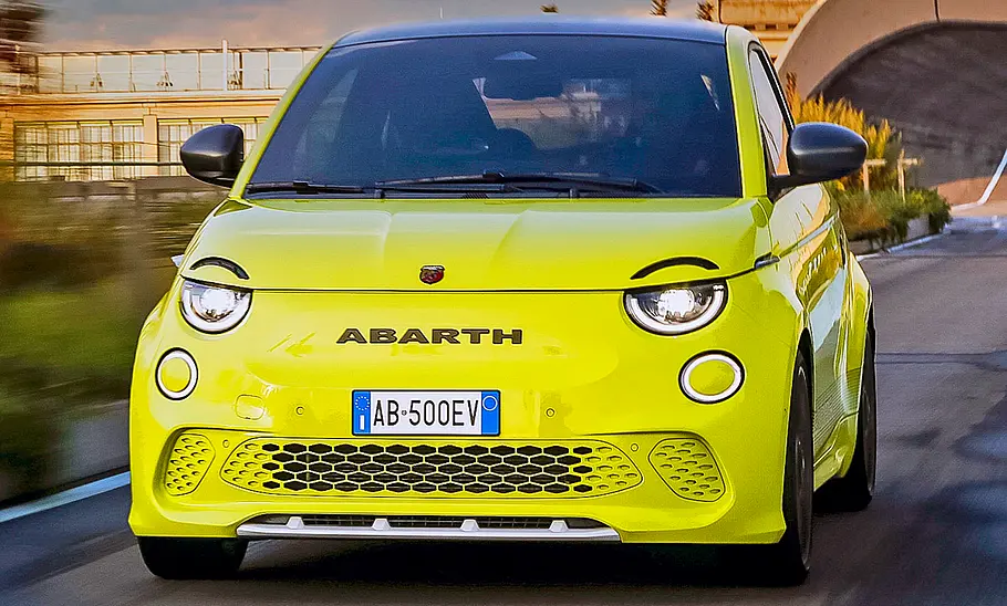Abarth 500e (2022) Abarth 500e (2022)