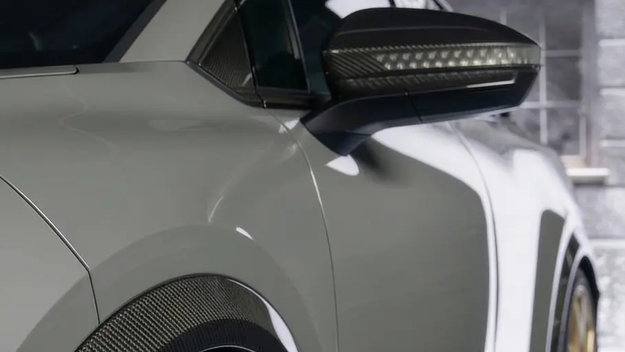 Detailaufnahme Kotflügel und Außenspiegel des Abt Audi A2 e-tron.