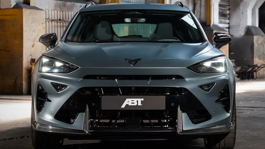 Abt Cupra Formentor VZ5 635 Der Abt Cupra Formentor VZ5 635 stehend von vorne