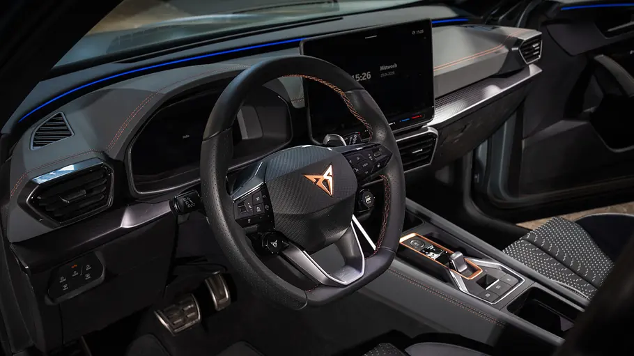 Abt Cupra Formentor VZ5 635 Das Cockpit des Abt Cupra Formentor VZ5 635
