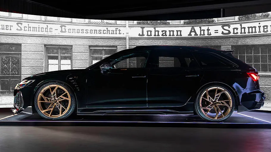 Blick von der Seite auf die Abt RS 6 Legacy Edition 800.
