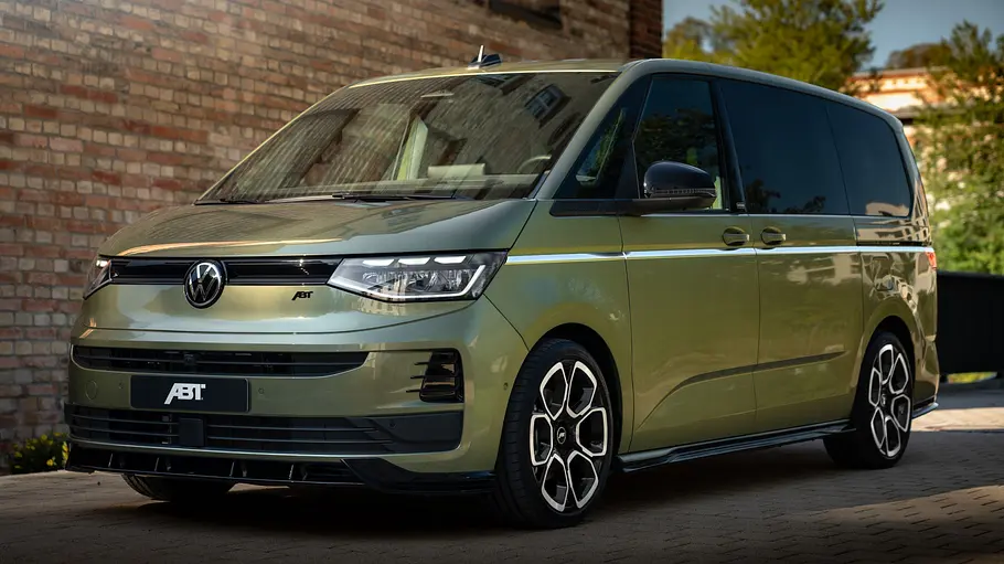 Abt VW Multivan Der Abt VW Multivan stehend von schräg vorne