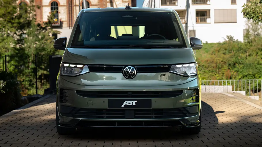Abt VW Multivan Der Abt VW Multivan stehend von vorne