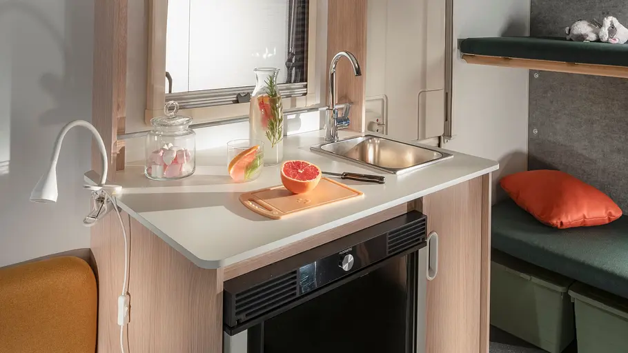 Adria Aviva Lite 360 DK Die Küche des Adria Aviva Lite im Detail.