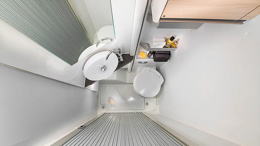 Adria Compact Das Schwenkbad im Adria Compact aus der Vogelperspektive.