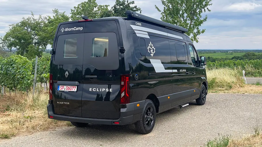 Ahorn Camp Eclipse-Modelle Der Ahorn Camp CV 630 Eclipse statisch von schräg hinten rechts.