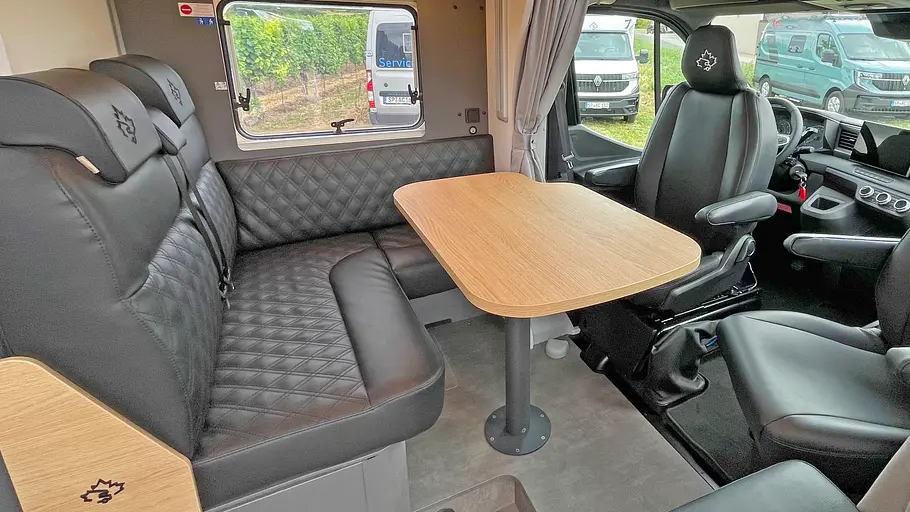 Ahorn Camp Eclipse-Modelle Draufsicht auf die Sitzgruppe des Ahorn Camp T 690 Eclipse.