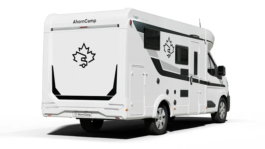 Die Außenaufnahme zeigt den Ahorn Camp T 690 statisch von schräg hinten rechts.