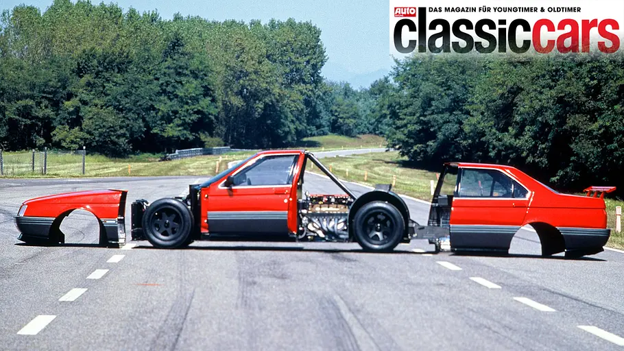 Alfa Romeo 164 ProCar Das Alfa Romeo 164 ProCar stehend seitlich auseinandergebaut.