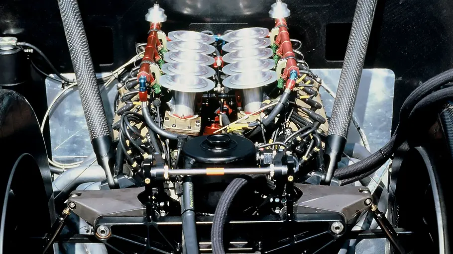 Alfa Romeo 164 ProCar Der Motor des Alfa Romeo 164 ProCar.