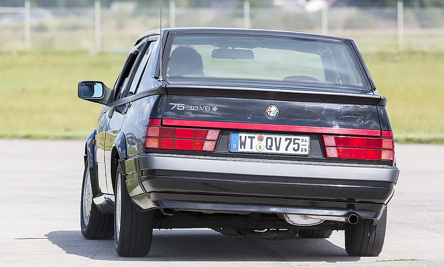Alfa Romeo 75