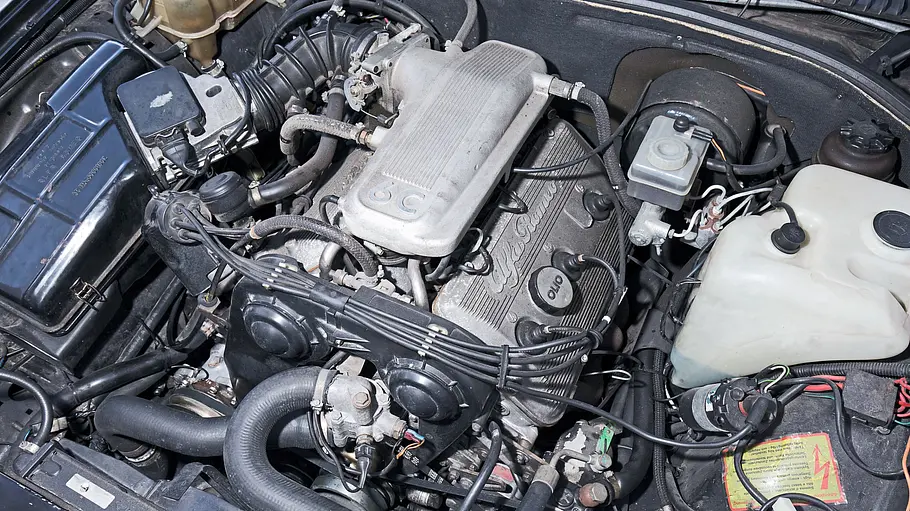 Der Motor des Alfa Romeo 75 3.0 QV. 