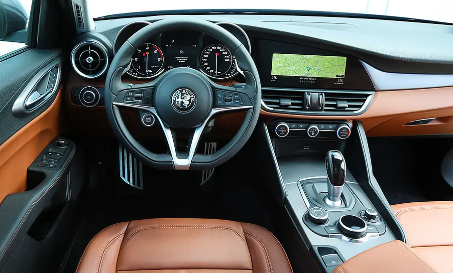 Alfa Romeo Giulia Alfa Romeo Giulia
