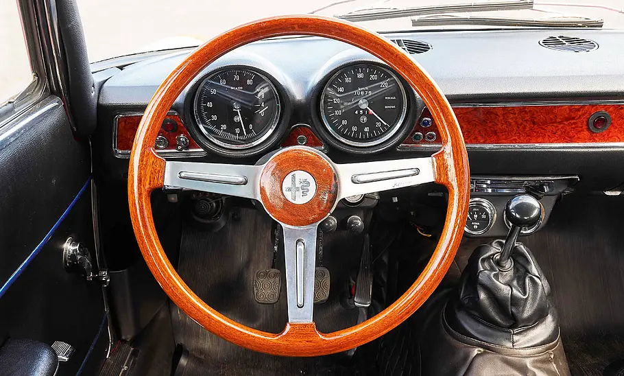 Alfa Romeo 1600 GT Junior Cockpit
