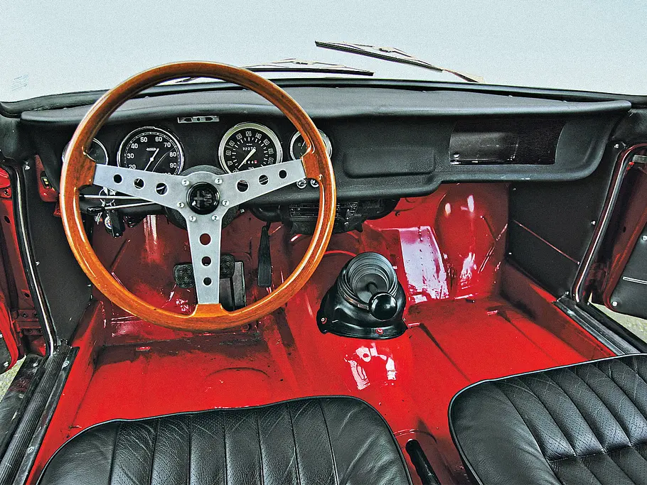 Alfa Romeo Giulia Sprint GTA Classic Cars Bilder technische Daten Cockpit
